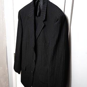 Enrico Gelini Men 2 Piece Dark Blue Pinstripe Suit        42S